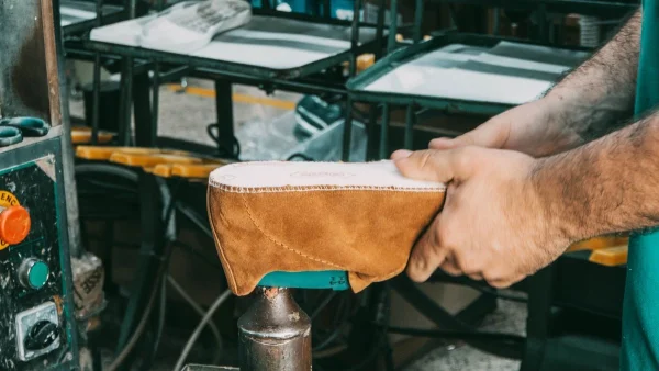 Private label footwear production in Portugal during product shaping and development